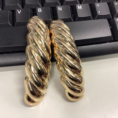 Gold Loose Leaf Earring
