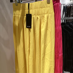 One & more yellow pants