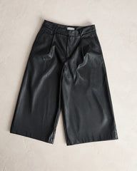 Q2 Black Leather Capri Pants