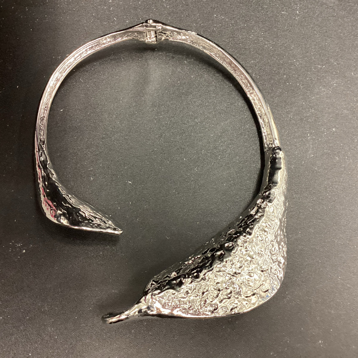 Metal Dip Necklace