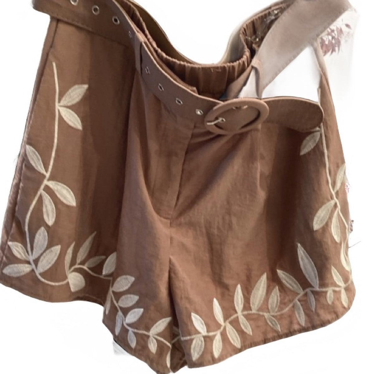 KAYLEE BROWN FLOWER SHORTS
