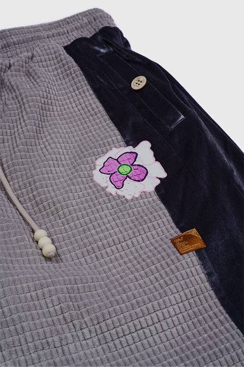 We Grow Sweatpants: Grey, M