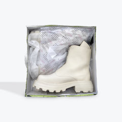 Cape Robin boots off white
